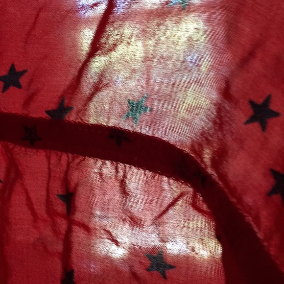 Old Navy red starry semi-button down top 💫 - Picture 10 of 12